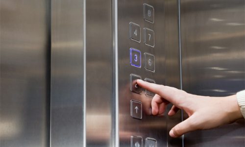 Ποιες αλλαγές έρχονται στα ασανσέρ στις πολυκατοικίες – Τι προβλέπει νέο νομοσχέδιο