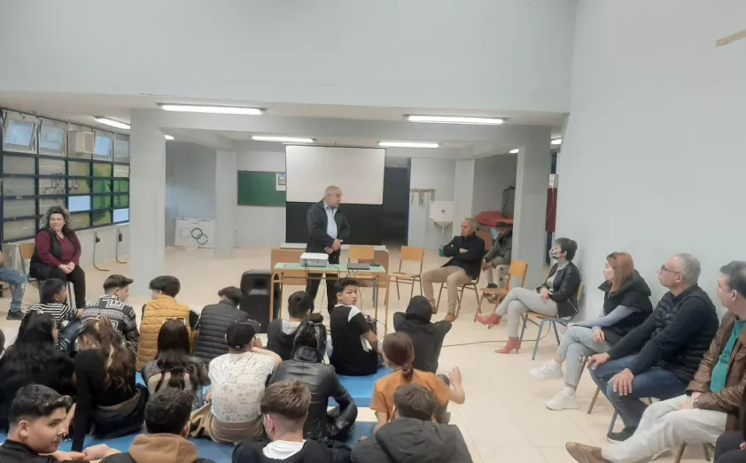 Για το δημοτικό κυνοκομείο ενημερώθηκαν μαθητές του Εσπερινού Γυμνασίου Κομοτηνής Για το δημοτικό κυνοκομείο ενημερώθηκαν μαθητές του Εσπερινού Γυμνασίου Κομοτηνής