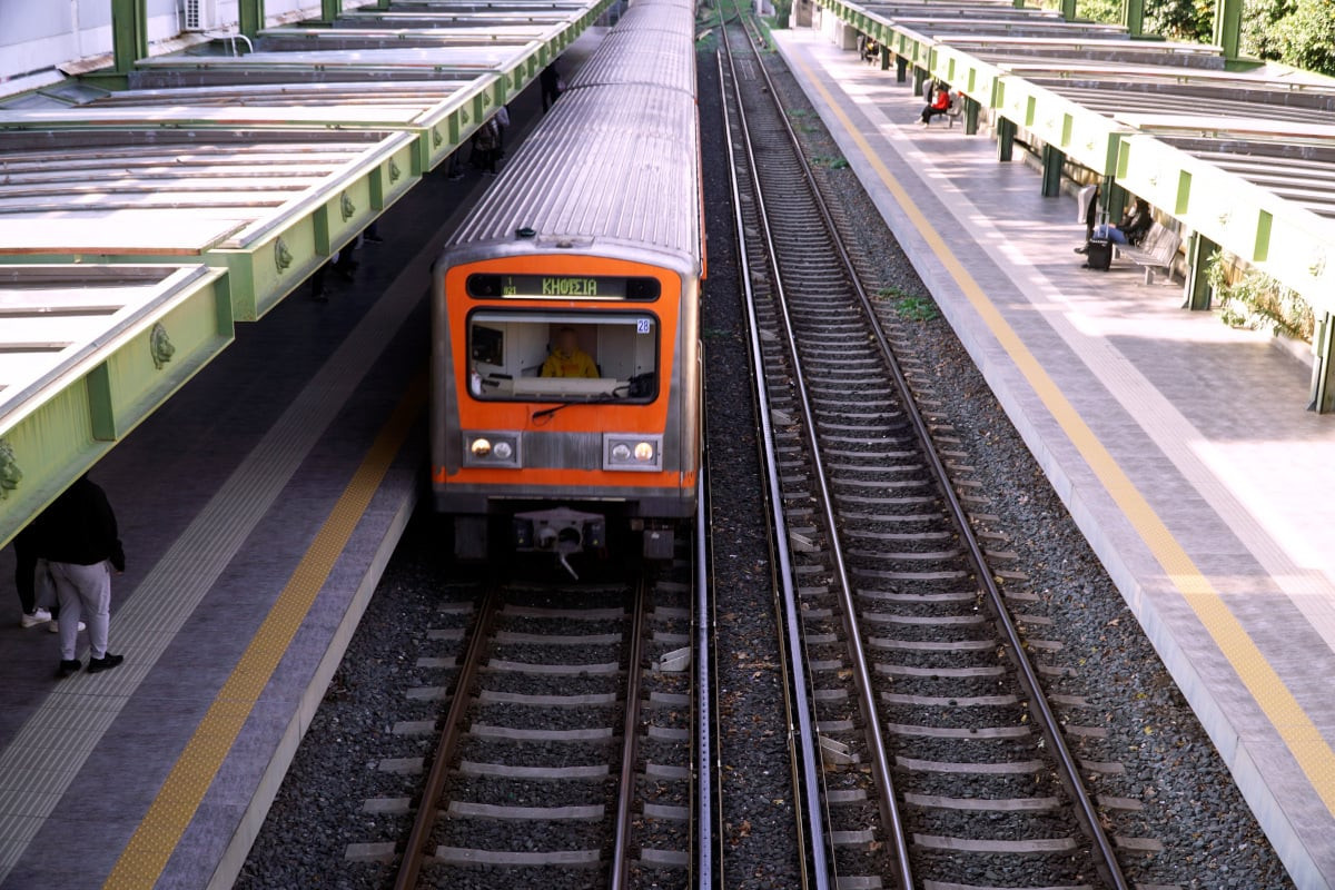 Νεκρός ο άνδρας που έπεσε στις γραμμές του ΗΣΑΠ Νεκρός ο άνδρας που έπεσε στις γραμμές του ΗΣΑΠ
