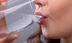 Συνεχόμενη δίψα: Ποιο σημάδι υγείας φανερώνει