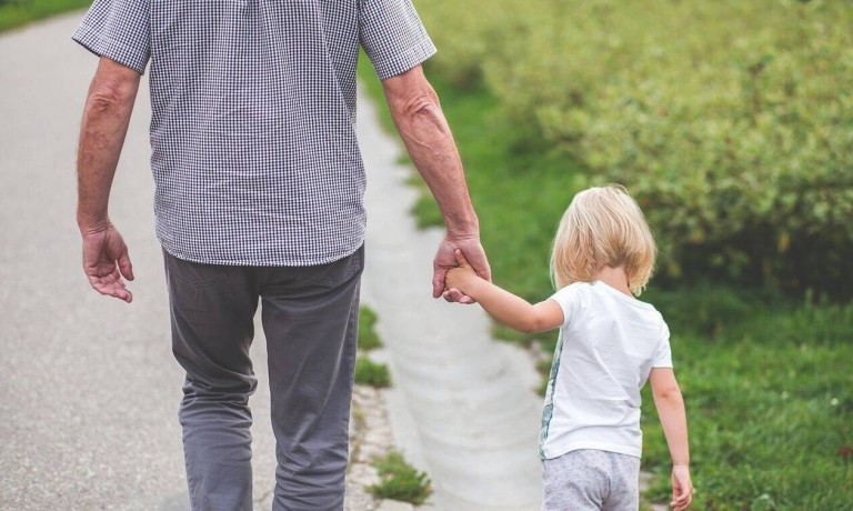 ΚΕΠΕ: Προβληματίζει η παιδική ακρίβεια λόγω φτώχειας ΚΕΠΕ: Προβληματίζει η παιδική ακρίβεια λόγω φτώχειας