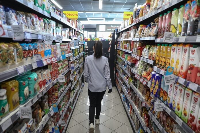 Έλληνας καταναλωτής: 329 ευρώ τον μήνα ξοδεύει για σούπερ μάρκετ, λέει η έρευνα Shopper Trends Έλληνας καταναλωτής: 329 ευρώ τον μήνα ξοδεύει για σούπερ μάρκετ, λέει η έρευνα Shopper Trends