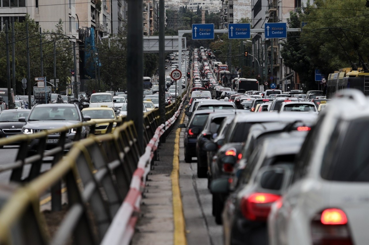 Υπουργείο Οικονομικών: Έρχονται αλλαγές στα πρόστιμα για τα τέλη κυκλοφορίας