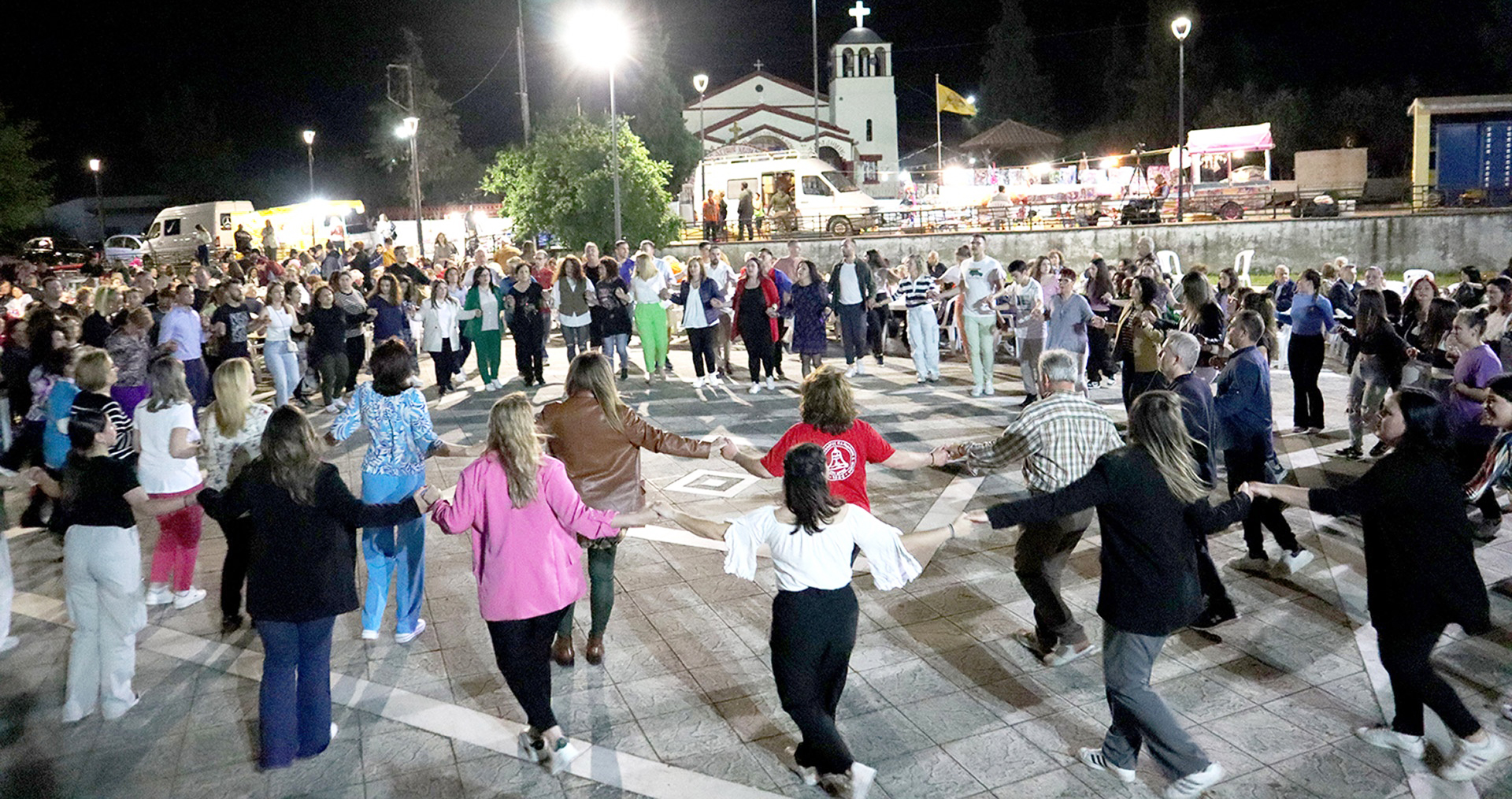 Με απόλυτη επιτυχία πραγματοποιήθηκε  το μεγάλο πανηγύρι για τον εορτασμό  των Αγίων Κωνσταντίνου & Ελένης, από τον Πολιτιστικό Σύλλογο Παραδημής  Φίλων (φωτος)