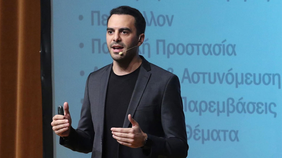 Μανώλης Χριστοδουλάκης: Αρχηγική εµφάνιση από τον βουλευτή του ΠΑΣΟΚ στο Γέρακα, λίγο πριν από τις ευρωεκλογές Μανώλης Χριστοδουλάκης: Αρχηγική εµφάνιση από τον βουλευτή του ΠΑΣΟΚ στο Γέρακα, λίγο πριν από τις ευρωεκλογές