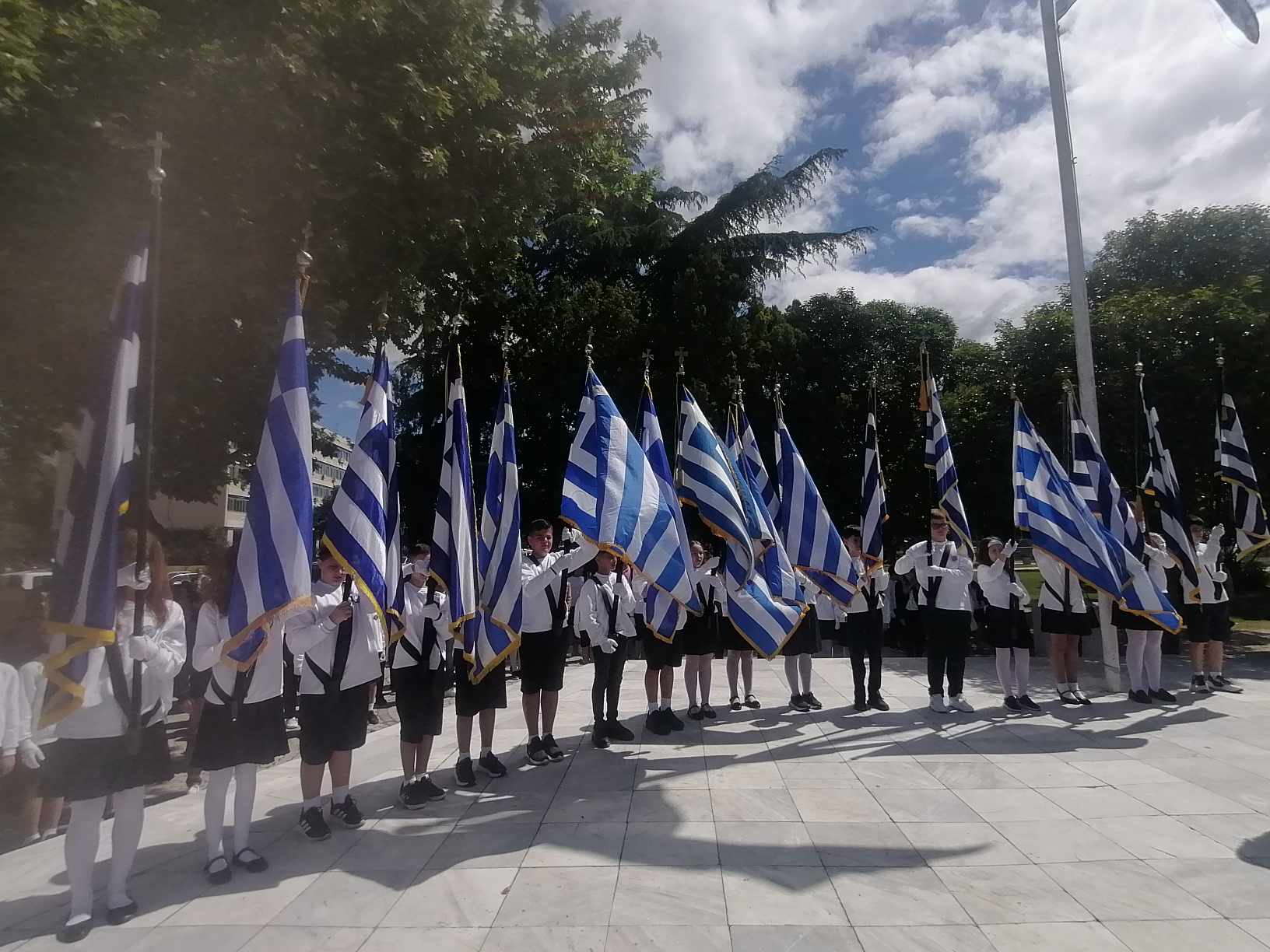 Κομοτηνή: Μαθητές και μαθήτριες τίμησαν την 14η Μαΐου- Έπαρση της ιστορικής σημαίας της πόλης (φωτος) Κομοτηνή: Μαθητές και μαθήτριες τίμησαν την 14η Μαΐου- Έπαρση της ιστορικής σημαίας της πόλης (φωτος)