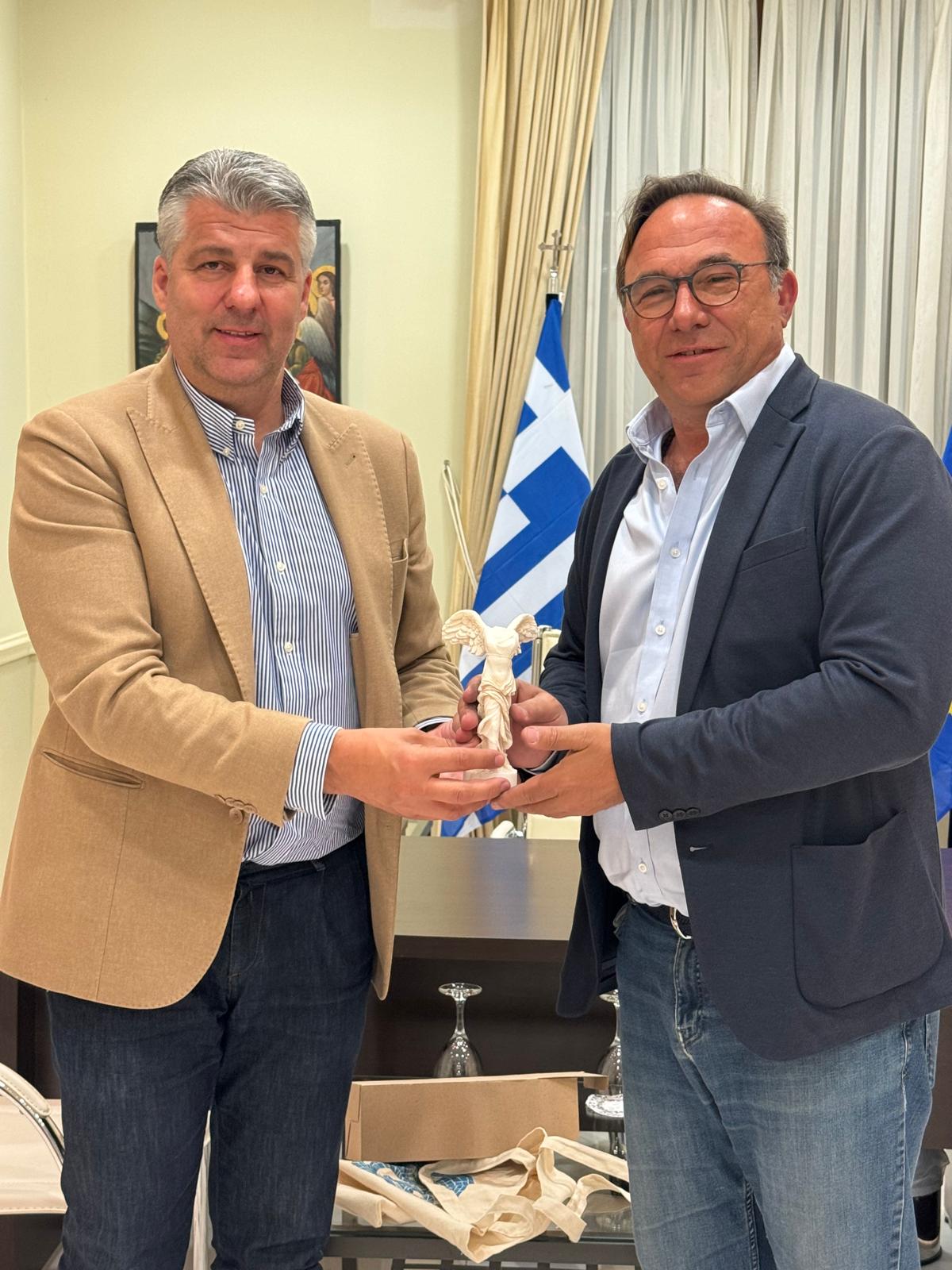 Συνάντηση του Πέτρου Κόκκαλη με τον Χ. Τοψίδη και τον Γ. Ζαμπούκη Συνάντηση του Πέτρου Κόκκαλη με τον Χ. Τοψίδη και τον Γ. Ζαμπούκη