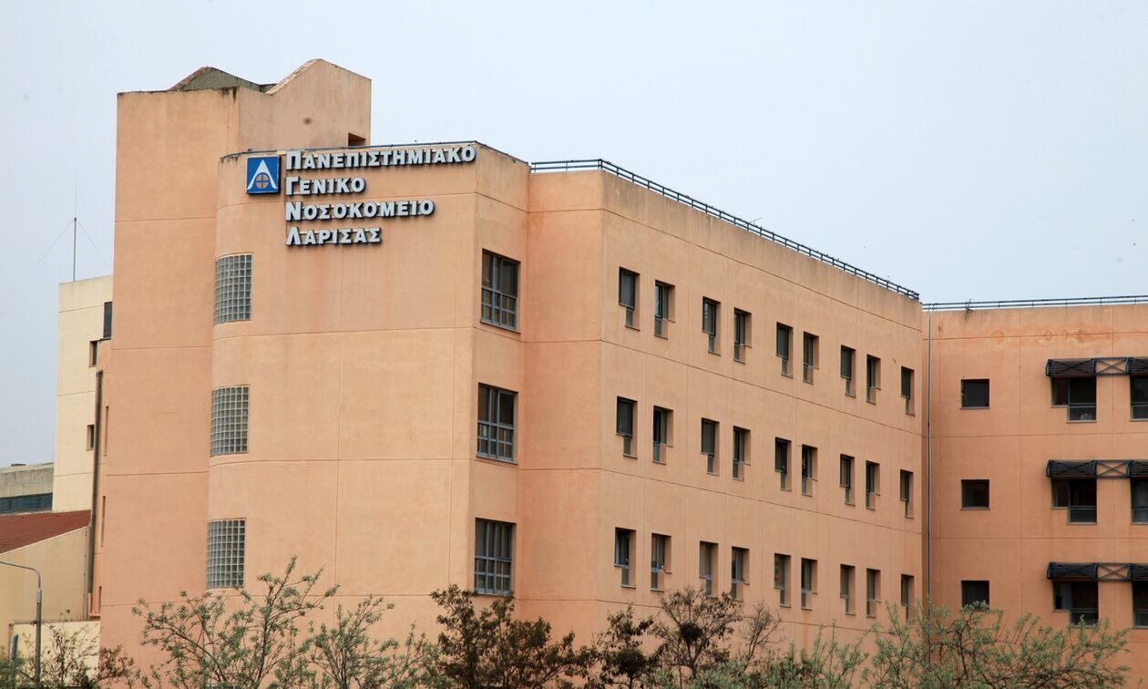 Λάρισα: Μητέρα οδηγήθηκε με εγκεφαλική αιμορραγία στην εντατική, μόλις γέννησε