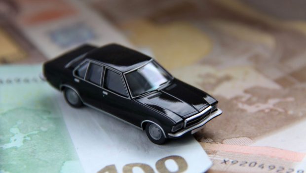 Έρχεται “χαράτσι” για τα παλιά αυτοκίνητα και νέα Τέλη Κυκλοφορίας Έρχεται “χαράτσι” για τα παλιά αυτοκίνητα και νέα Τέλη Κυκλοφορίας