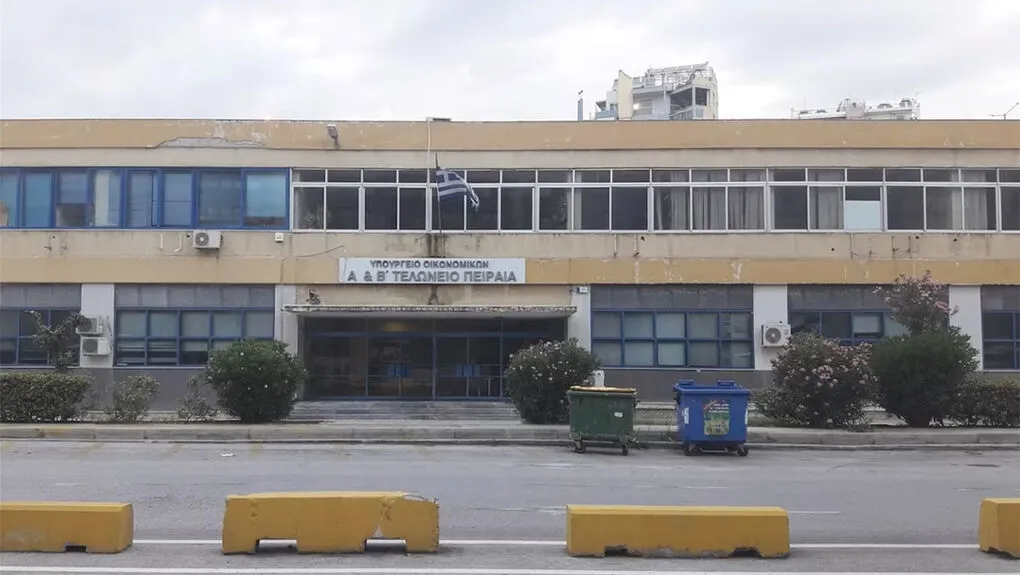 Πειραιάς: Κατασχέθηκαν 210 κιλά κοκαΐνης σε κοντέϊνερ με γαρίδες Πειραιάς: Κατασχέθηκαν 210 κιλά κοκαΐνης σε κοντέϊνερ με γαρίδες