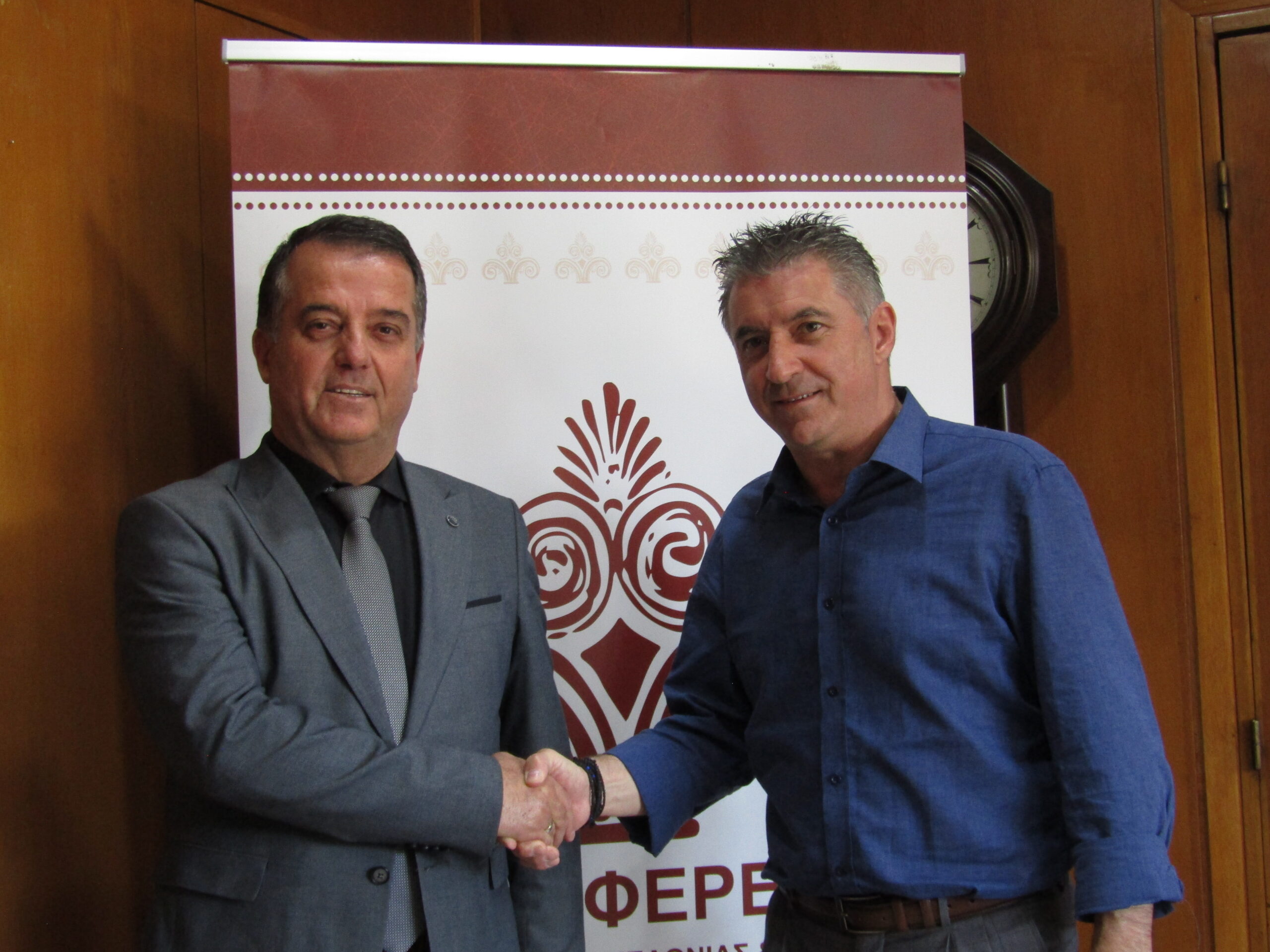 Ο Αντιπεριφερειάρχης Π.Ε. Ροδόπης υποδέχθηκε στο γραφείο του τον υποψήφιο ευρωβουλευτή ΠΑΣΟΚ Θοδωρή Ζαγοράκη Ο Αντιπεριφερειάρχης Π.Ε. Ροδόπης υποδέχθηκε στο γραφείο του τον υποψήφιο ευρωβουλευτή ΠΑΣΟΚ Θοδωρή Ζαγοράκη