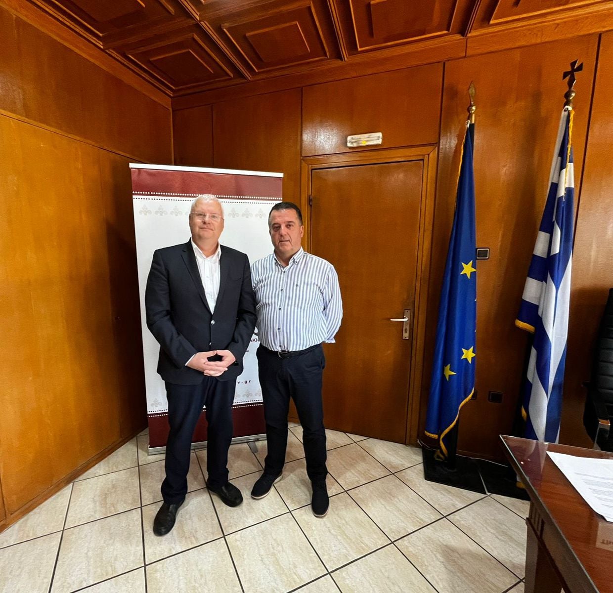 Συνάντηση εργασίας του Βουλευτή ΠΑΣΟΚ-ΚΙΝΑΛ Ν.Ροδόπης Ιλχάν Αχμέτ με τον αντιπεριφερειάρχη ΠΕ Ροδόπης Μανώλη Ταπατζά Συνάντηση εργασίας του Βουλευτή ΠΑΣΟΚ-ΚΙΝΑΛ Ν.Ροδόπης Ιλχάν Αχμέτ με τον αντιπεριφερειάρχη ΠΕ Ροδόπης Μανώλη Ταπατζά