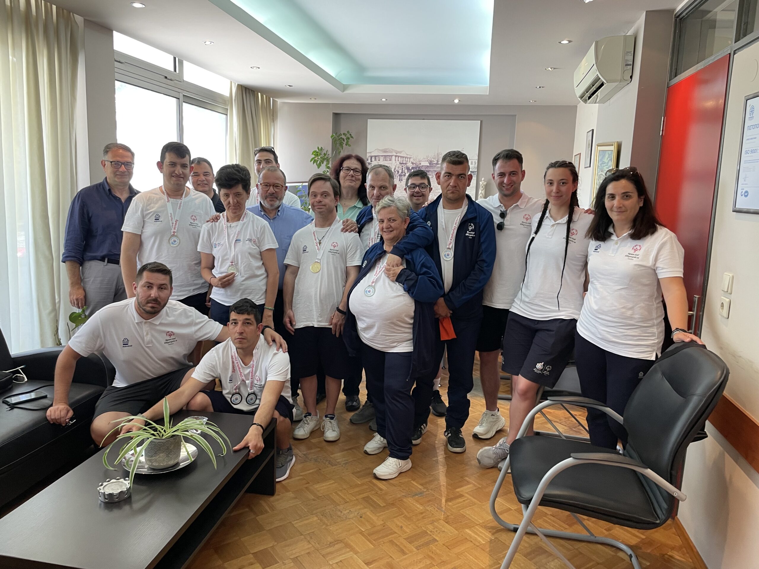 Η Ομάδα των Special Olympics Hellas του Συλλόγου Μέριμνας Νοητικής Υστέρησης ΑμεΑ “Άγιοι Θεόδωροι” επισκέφτηκε το Δήμαρχο Κομοτηνής Η Ομάδα των Special Olympics Hellas του Συλλόγου Μέριμνας Νοητικής Υστέρησης ΑμεΑ “Άγιοι Θεόδωροι” επισκέφτηκε το Δήμαρχο Κομοτηνής