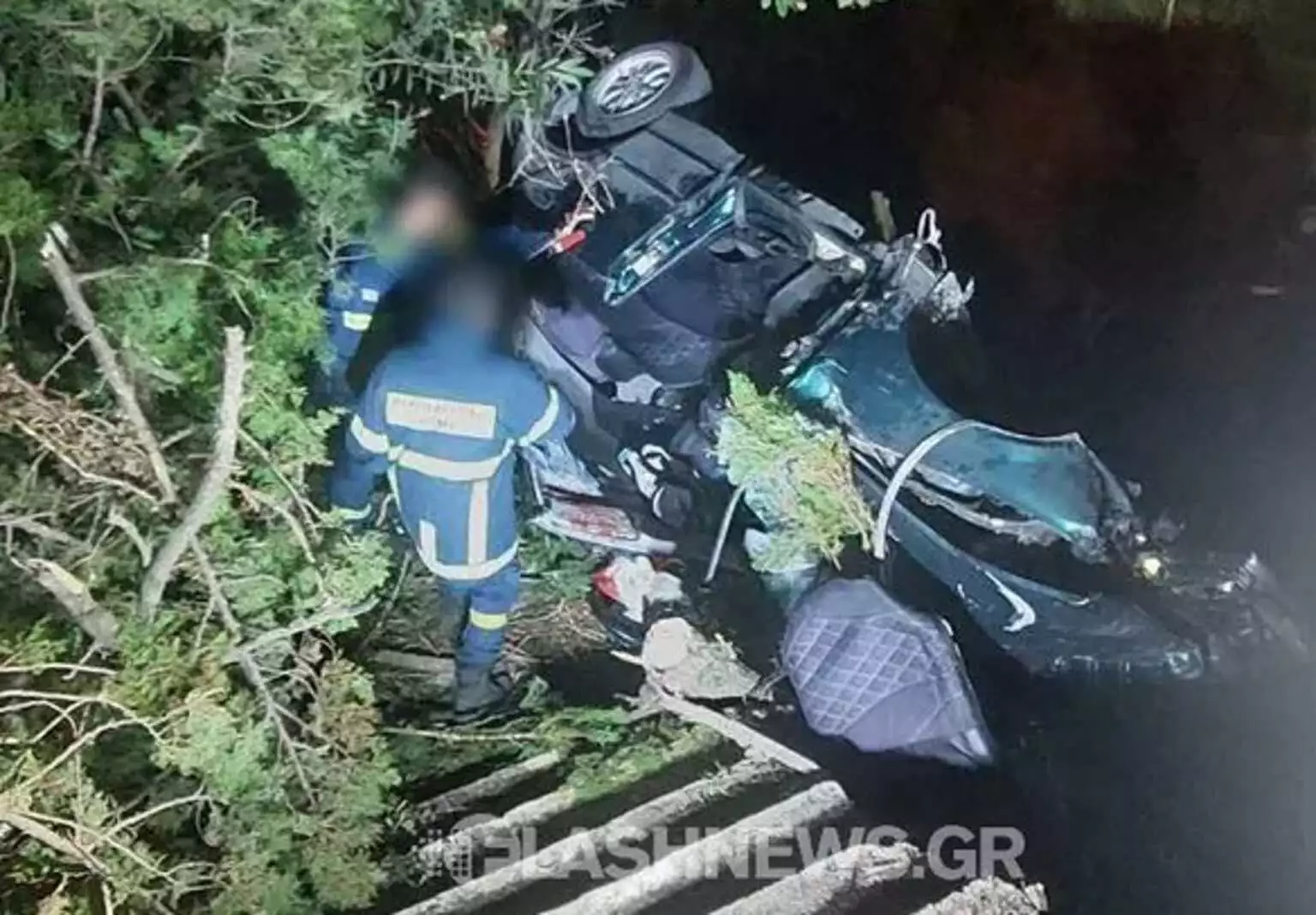 Χανιά: Γυναίκα εγκλωβίστηκε στο αμάξι της όταν εξετράπη της πορείας της Χανιά: Γυναίκα εγκλωβίστηκε στο αμάξι της όταν εξετράπη της πορείας της