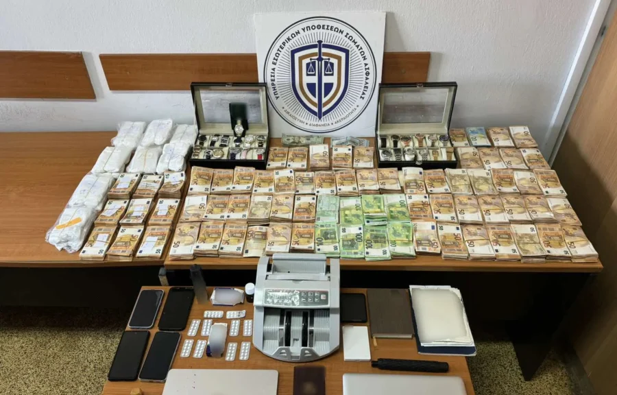 Kύκλωμα δημοτικών υπαλλήλων εκβίαζε ιδιοκτήτες μαγαζιών – Άνω των 700.000 ευρώ ο ετήσιος τζίρος- Kύκλωμα δημοτικών υπαλλήλων εκβίαζε ιδιοκτήτες μαγαζιών – Άνω των 700.000 ευρώ ο ετήσιος τζίρος-