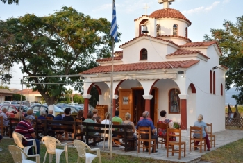 Θεία Λειτουργία στο Ιερό Παρεκκλήσι Κοιμήσεως της Θεοτόκου και Αγίου Ζήνωνος στα Ταχυδρομικά Θεία Λειτουργία στο Ιερό Παρεκκλήσι Κοιμήσεως της Θεοτόκου και Αγίου Ζήνωνος στα Ταχυδρομικά