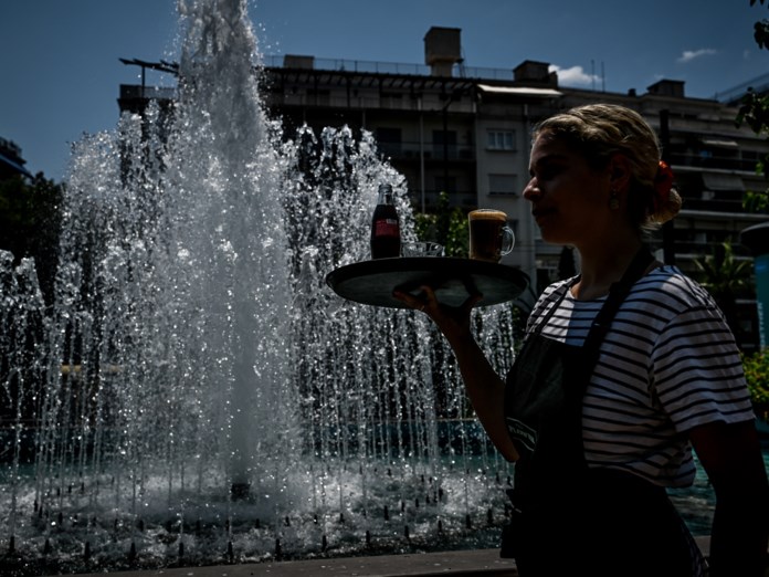 Έκτακτα μέτρα από την κυβέρνηση για την προστασία των εργαζομένων του Ιδιωτικού Τομέα, λόγω καύσωνα-Αναλυτικά Έκτακτα μέτρα από την κυβέρνηση για την προστασία των εργαζομένων του Ιδιωτικού Τομέα, λόγω καύσωνα-Αναλυτικά