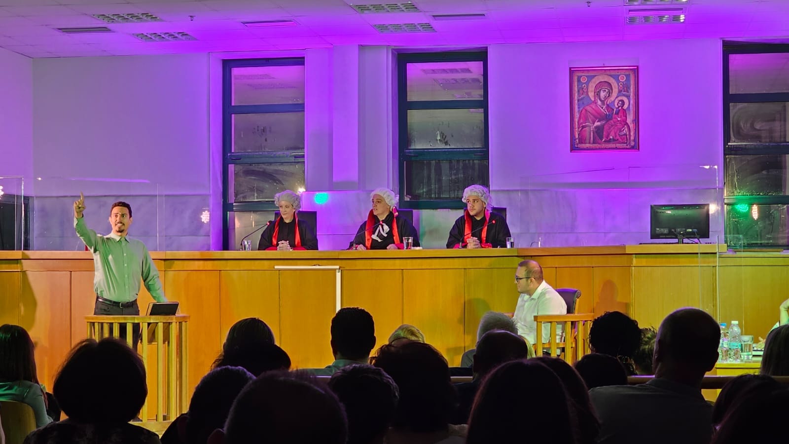 Κομοτηνή: Πρωτότυπη και άκρως επιτυχημένη η θεατρική παράσταση στο Δικαστικό Μέγαρο της πόλης, από τη Θεατρική Ομάδα του Δικηγορικού Συλλόγου Ροδόπης (video+φωτος) Κομοτηνή: Πρωτότυπη και άκρως επιτυχημένη η θεατρική παράσταση στο Δικαστικό Μέγαρο της πόλης, από τη Θεατρική Ομάδα του Δικηγορικού Συλλόγου Ροδόπης (video+φωτος)