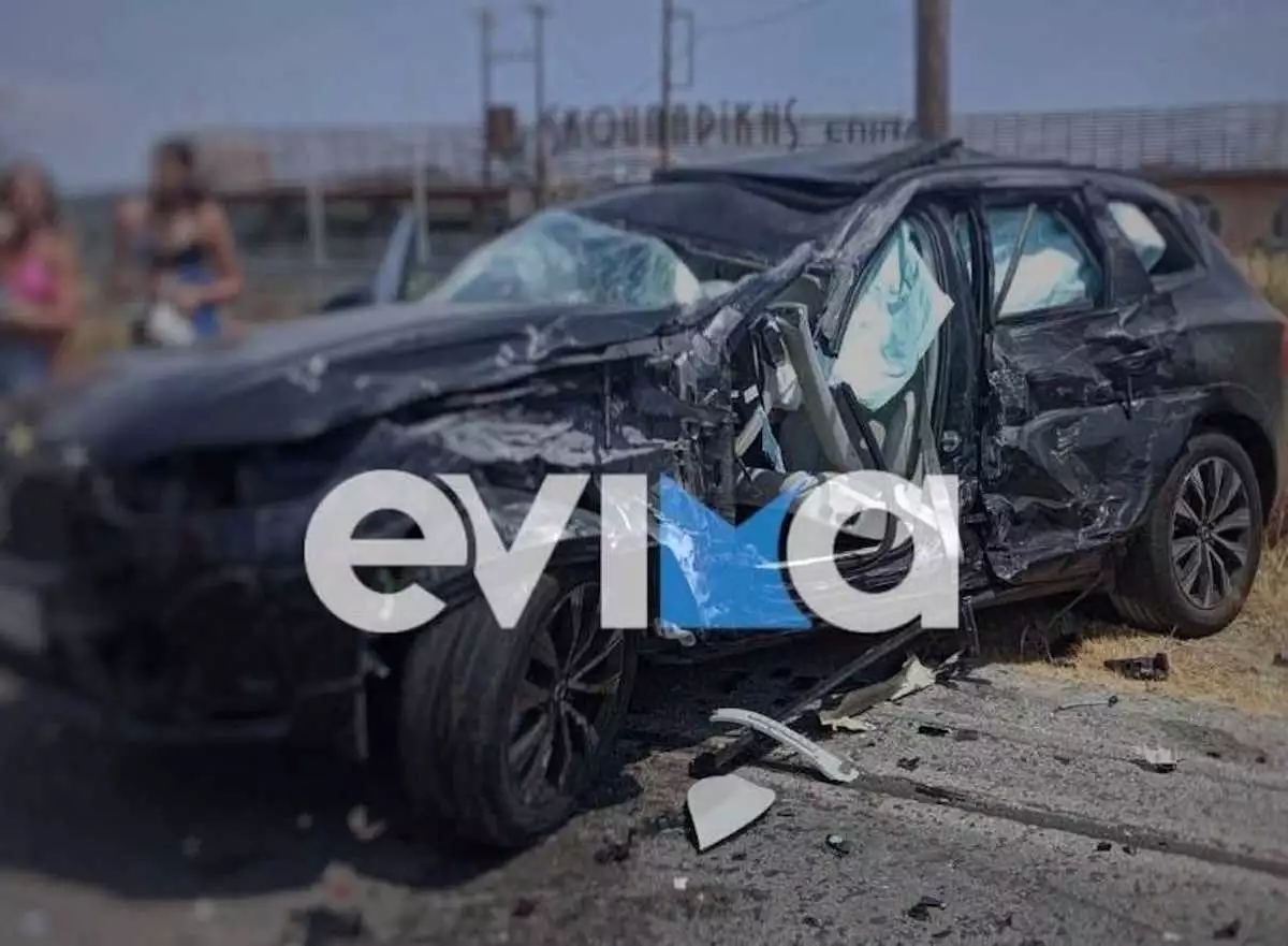 Εύβοια: Φορτηγό συγκρούστηκε με τζιπ – Τραυματίστηκε τριμελής οικογένεια με μικρό παιδί Εύβοια: Φορτηγό συγκρούστηκε με τζιπ – Τραυματίστηκε τριμελής οικογένεια με μικρό παιδί