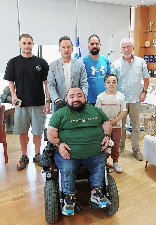 Από την Αλεξανδρούπολη στο Παρίσι! Από την Αλεξανδρούπολη στο Παρίσι!
