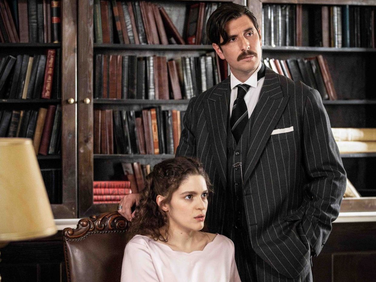 Grand Hotel: Ποιος είναι ο Ρήγας Αλεξίου που θα υποδυθεί ο Γιώργος Γεροντιδάκης στη νέα δραματική σειρά του ΑΝΤ1; Grand Hotel: Ποιος είναι ο Ρήγας Αλεξίου που θα υποδυθεί ο Γιώργος Γεροντιδάκης στη νέα δραματική σειρά του ΑΝΤ1;