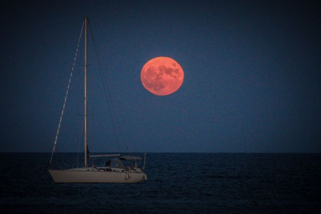 Με το ΚΤΕΛ Ροδόπης σε Φανάρι και Αρωγή για το “Κόκκινο Φεγγάρι” της Πανσελήνου του Αυγούστου Με το ΚΤΕΛ Ροδόπης σε Φανάρι και Αρωγή για το “Κόκκινο Φεγγάρι” της Πανσελήνου του Αυγούστου