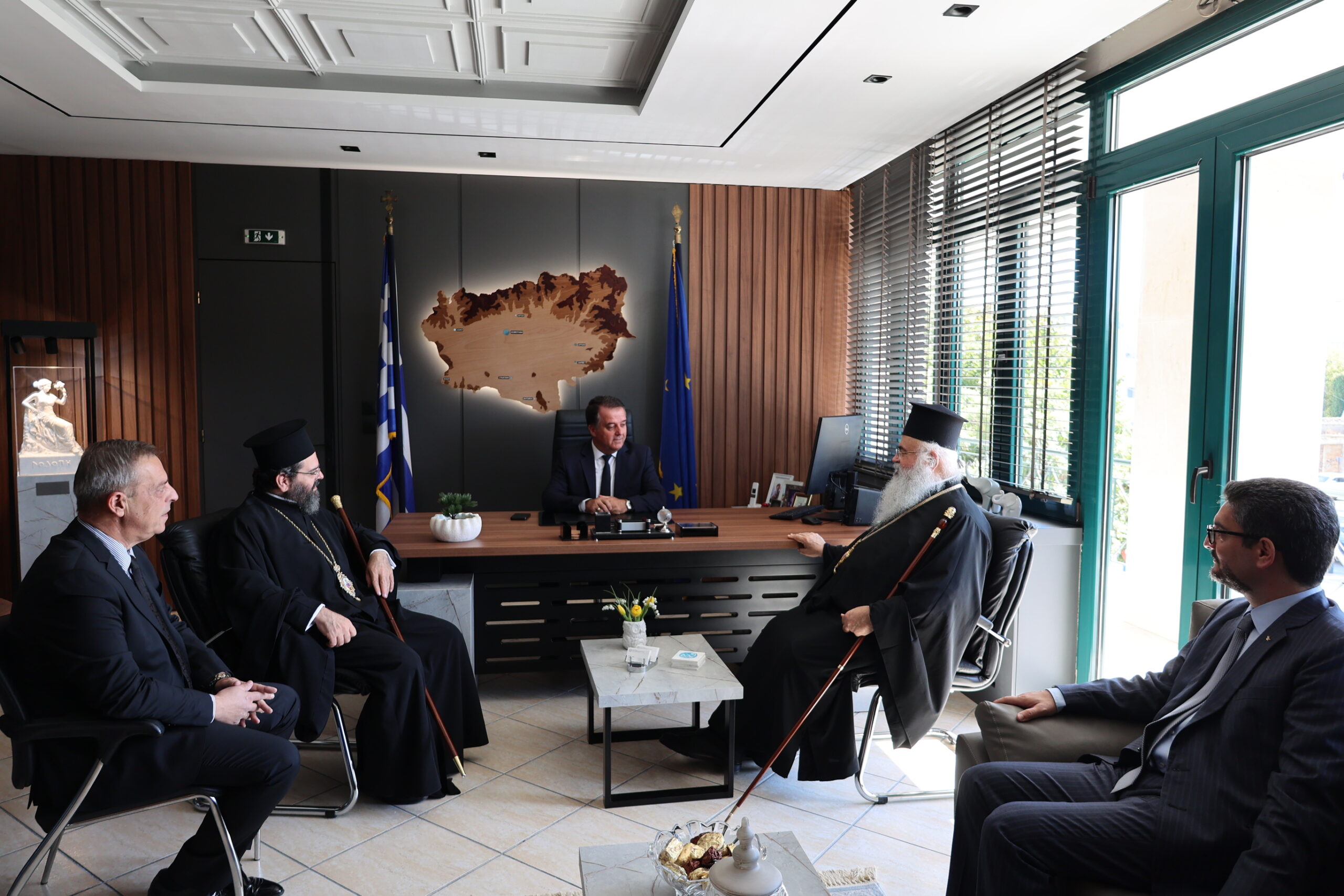 Ο Αρχιεπίσκοπος Νέας Ιουστινιανής και πάσης Κύπρου κ. Γεώργιος, συναντήθηκε με τον Αντιπεριφερειάρχη ΠΕ Ροδόπης (φωτος) Ο Αρχιεπίσκοπος Νέας Ιουστινιανής και πάσης Κύπρου κ. Γεώργιος, συναντήθηκε με τον Αντιπεριφερειάρχη ΠΕ Ροδόπης (φωτος)
