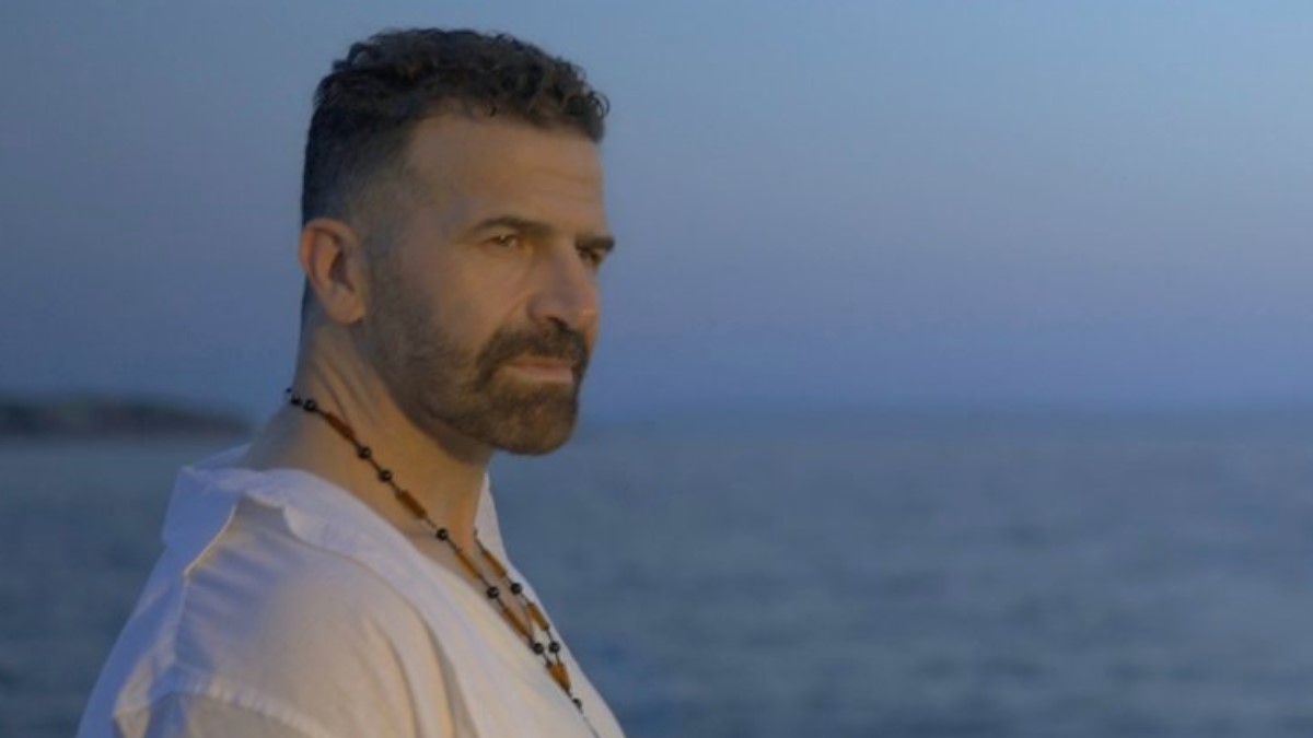 «Χορός του έρωτα»: Το τραγούδι του Ηλία Παλιουδάκη που καθήλωσε στο τελευταίο επεισόδιο της σειράς «Σασμός» «Χορός του έρωτα»: Το τραγούδι του Ηλία Παλιουδάκη που καθήλωσε στο τελευταίο επεισόδιο της σειράς «Σασμός»