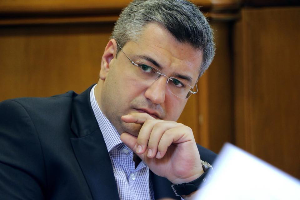 Το χαρτοφυλάκιο «Βιώσιμες Μεταφορές και Τουρισμός» της Κομισιόν, περνά στον Απόστολο Τζιτζικώστα Το χαρτοφυλάκιο «Βιώσιμες Μεταφορές και Τουρισμός» της Κομισιόν, περνά στον Απόστολο Τζιτζικώστα