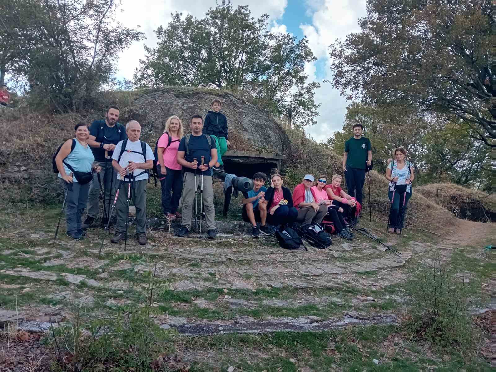 Πεζοπορική διαδρομή του ΕΟΣ Κομοτηνής σε Οχυρό Νυμφαίας και Παρχάρια (φωτος) Πεζοπορική διαδρομή του ΕΟΣ Κομοτηνής σε Οχυρό Νυμφαίας και Παρχάρια (φωτος)