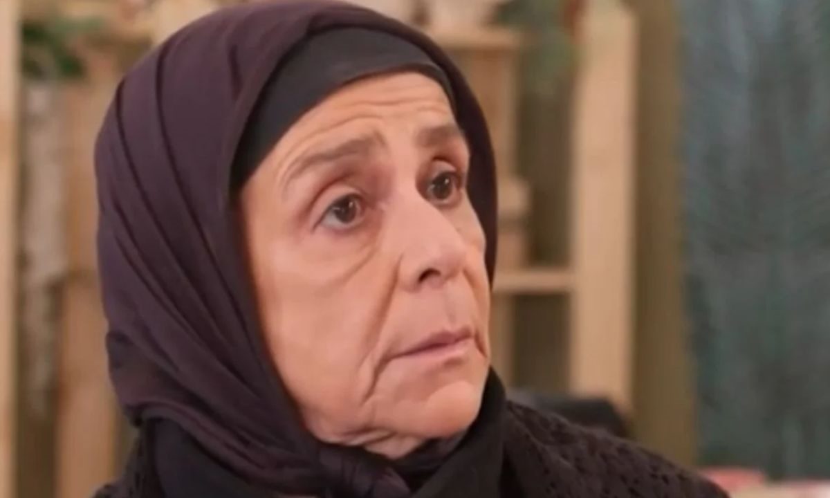 Η γη της ελιάς: Η Χρυσούλα καρφώνει στην Αναστασία τον Αποστόλη – Παυλίνα! Η γη της ελιάς: Η Χρυσούλα καρφώνει στην Αναστασία τον Αποστόλη – Παυλίνα!