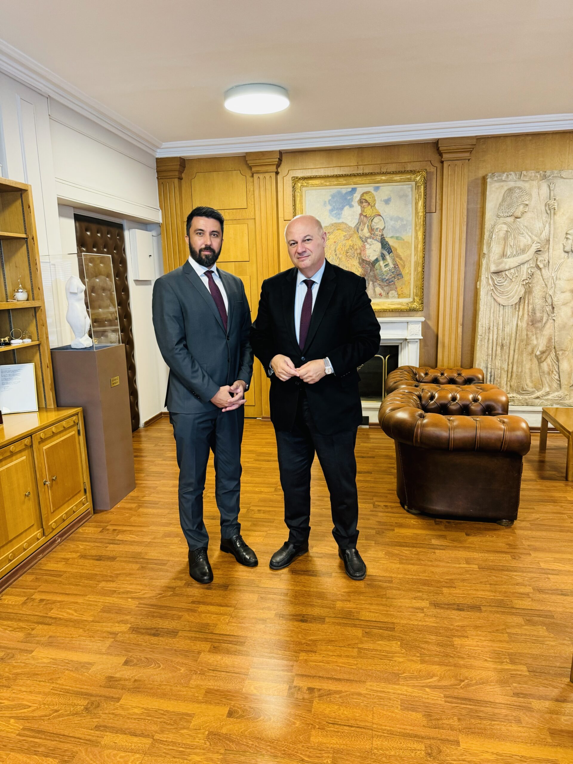 Συνάντηση του Βουλευτή Ροδόπης της Νέας Αριστεράς, Φερχάτ Οζγκιούρ, με τον Υπουργό Αγροτικής Ανάπτυξης και Τροφίμων κ. Κώστα Τσιάρα Συνάντηση του Βουλευτή Ροδόπης της Νέας Αριστεράς, Φερχάτ Οζγκιούρ, με τον Υπουργό Αγροτικής Ανάπτυξης και Τροφίμων κ. Κώστα Τσιάρα