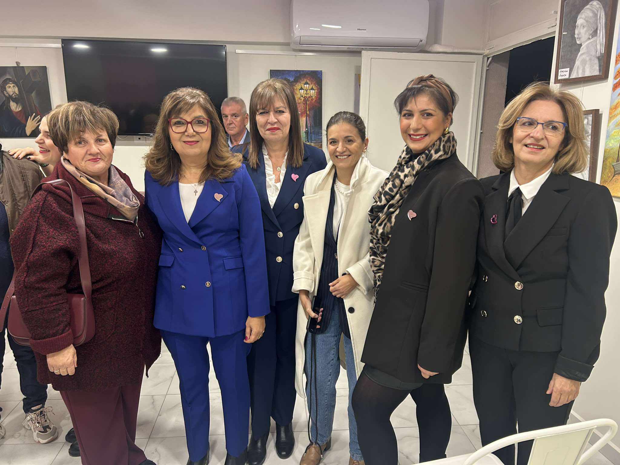 Έγιναν μία μεγάλη αγκαλιά για τον σύλλογο Καρκινοπαθών και Φίλων Ν. Ροδόπης Έγιναν μία μεγάλη αγκαλιά για τον σύλλογο Καρκινοπαθών και Φίλων Ν. Ροδόπης