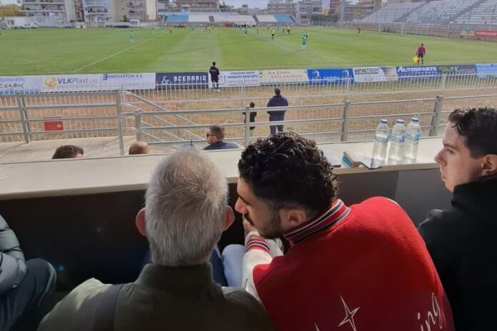 Ο πιστός φίλος του Πανθρακικού Βασίλης ζει τον παλμό των αγώνων του ΔΑΚ Κομοτηνής από την ηχητική περιγραφή του Τάσου Ο πιστός φίλος του Πανθρακικού Βασίλης ζει τον παλμό των αγώνων του ΔΑΚ Κομοτηνής από την ηχητική περιγραφή του Τάσου