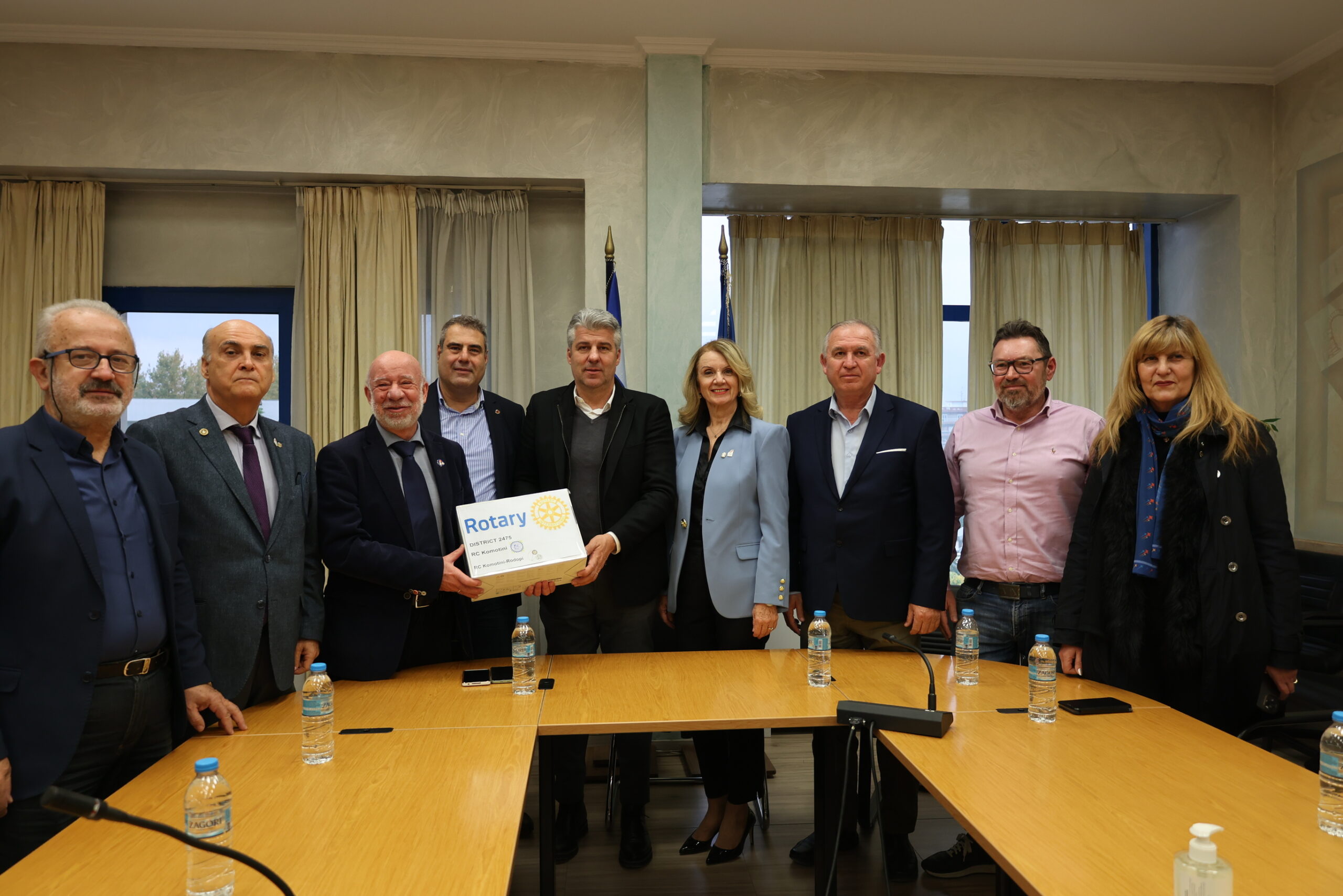 Δωρεά drone στην Περιφέρεια Ανατολικής Μακεδονίας και Θράκης από τους Ροταριανούς Ομίλους «Κομοτηνή» και «Ροδόπη» Δωρεά drone στην Περιφέρεια Ανατολικής Μακεδονίας και Θράκης από τους Ροταριανούς Ομίλους «Κομοτηνή» και «Ροδόπη»