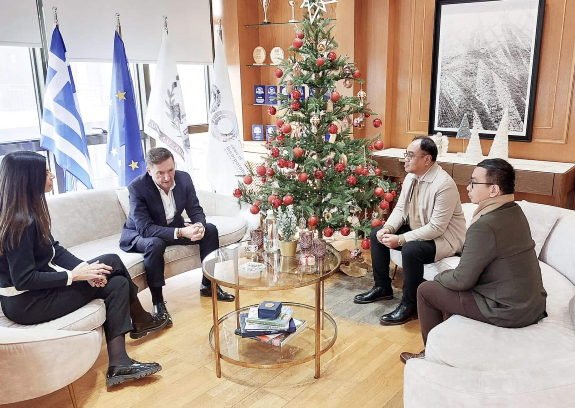 Ο Πρέσβης των Φιλιππίνων στην Αθήνα επισκέφτηκε το Δήμαρχο Αλεξανδρούπολης Ο Πρέσβης των Φιλιππίνων στην Αθήνα επισκέφτηκε το Δήμαρχο Αλεξανδρούπολης