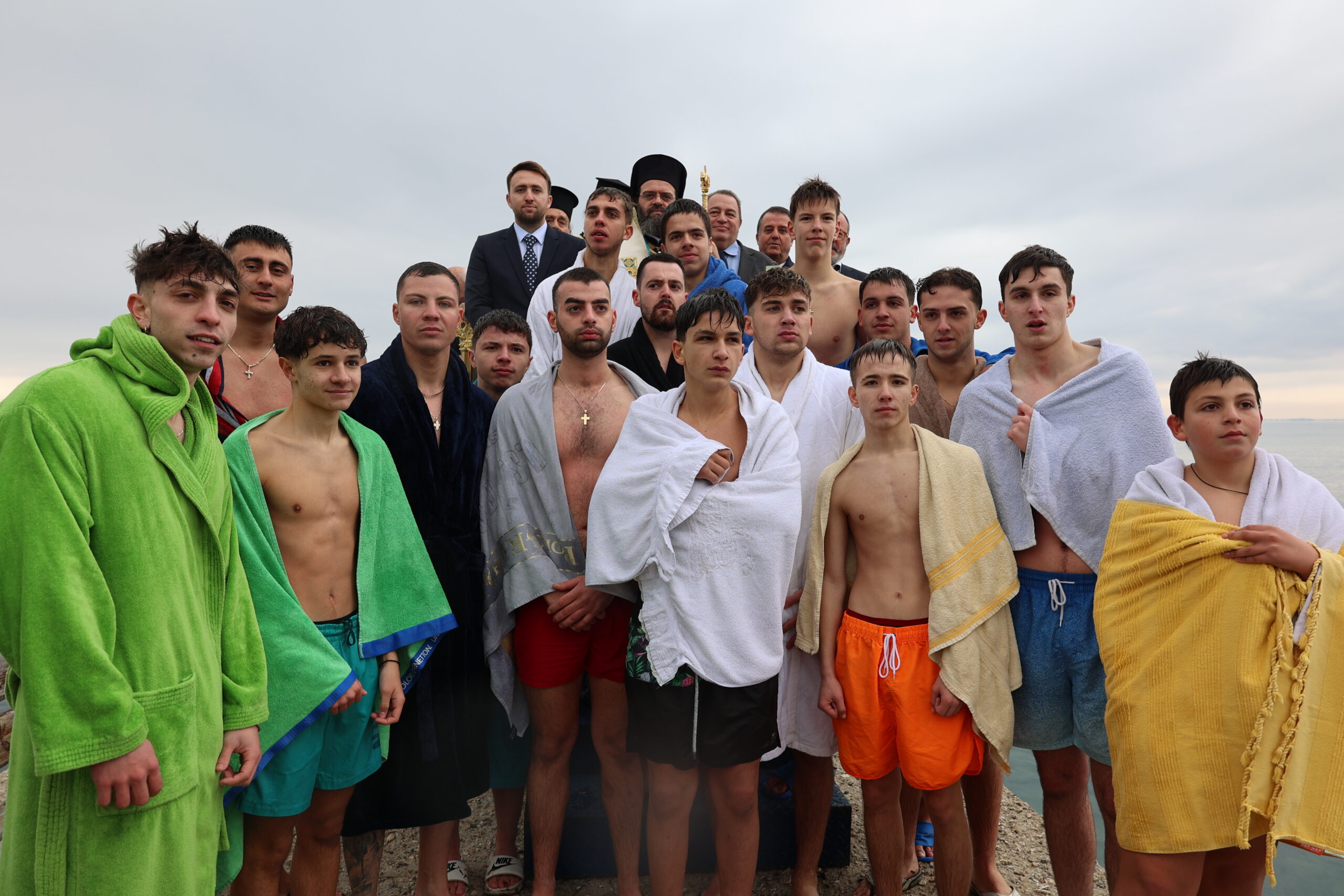 Καθαγιασμός των υδάτων στο Φανάρι Ροδόπης: Ένας 14χρονος μαθητής ανέσυρε τον Σταυρό στο λιμάνι (φωτος) Καθαγιασμός των υδάτων στο Φανάρι Ροδόπης: Ένας 14χρονος μαθητής ανέσυρε τον Σταυρό στο λιμάνι (φωτος)