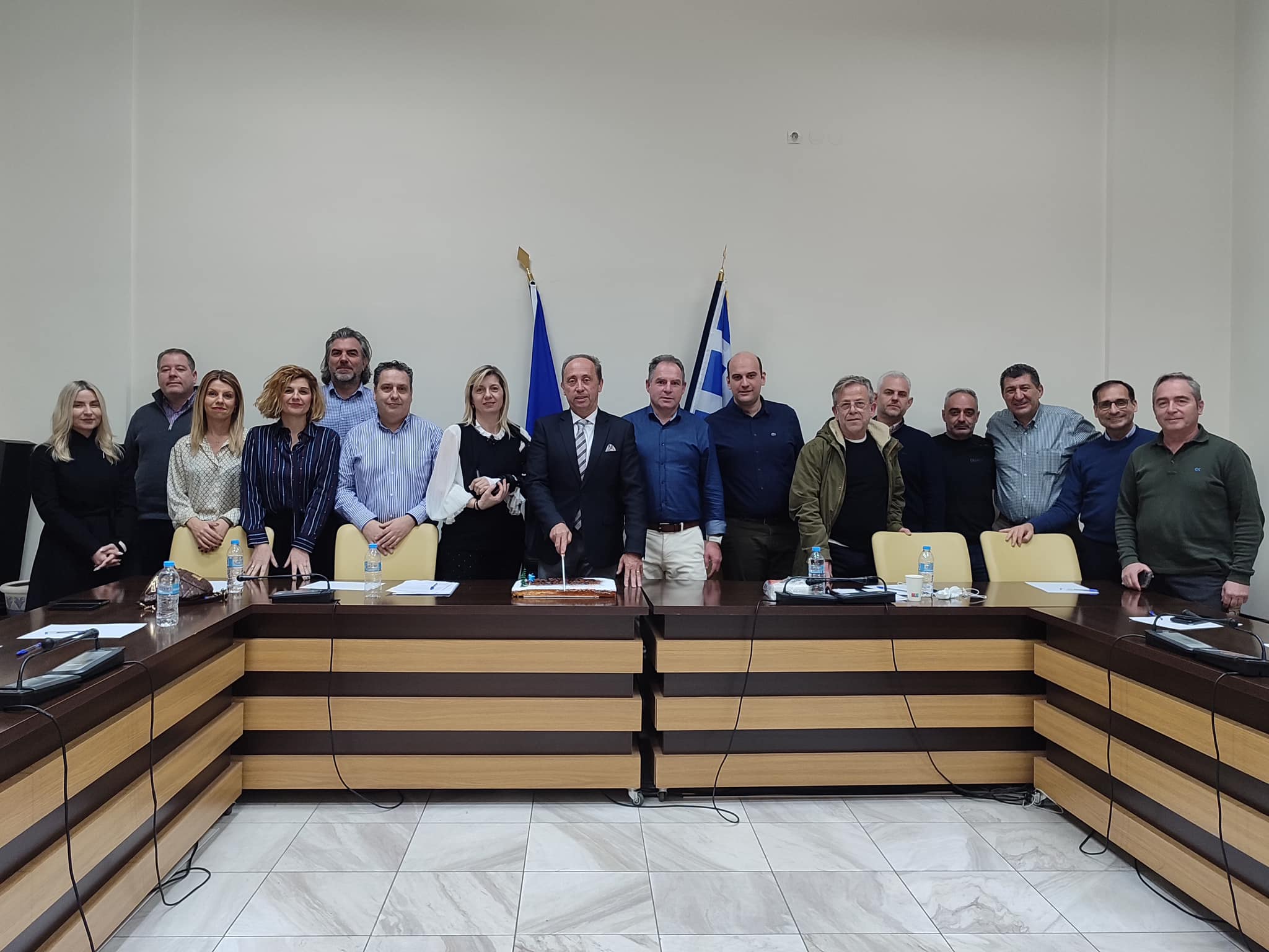 Έκοψε βασιλόπιτα το Εμπορικό και Βιομηχανικό Επιμελητήριο Ροδόπης Έκοψε βασιλόπιτα το Εμπορικό και Βιομηχανικό Επιμελητήριο Ροδόπης