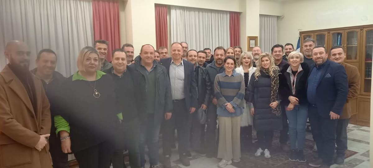 Ο Θεόδωρος Σαββάκης συναντήθηκε με του προέδρους των σωματείων της Ροδόπης Ο Θεόδωρος Σαββάκης συναντήθηκε με του προέδρους των σωματείων της Ροδόπης