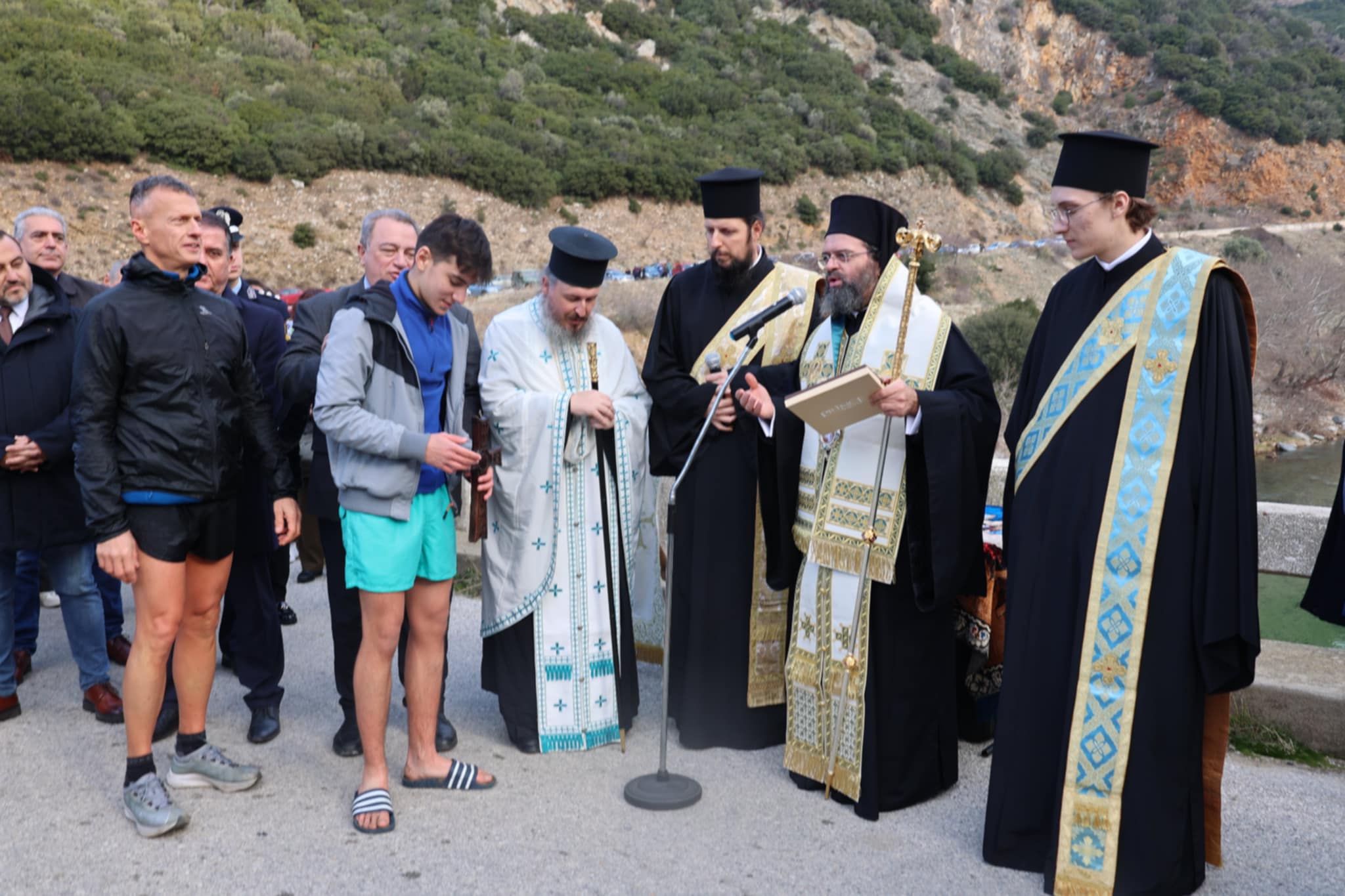 Θεοφάνεια 2025: Καθαγιασμός των Υδάτων στον Ίασμο Ροδόπης Θεοφάνεια 2025: Καθαγιασμός των Υδάτων στον Ίασμο Ροδόπης
