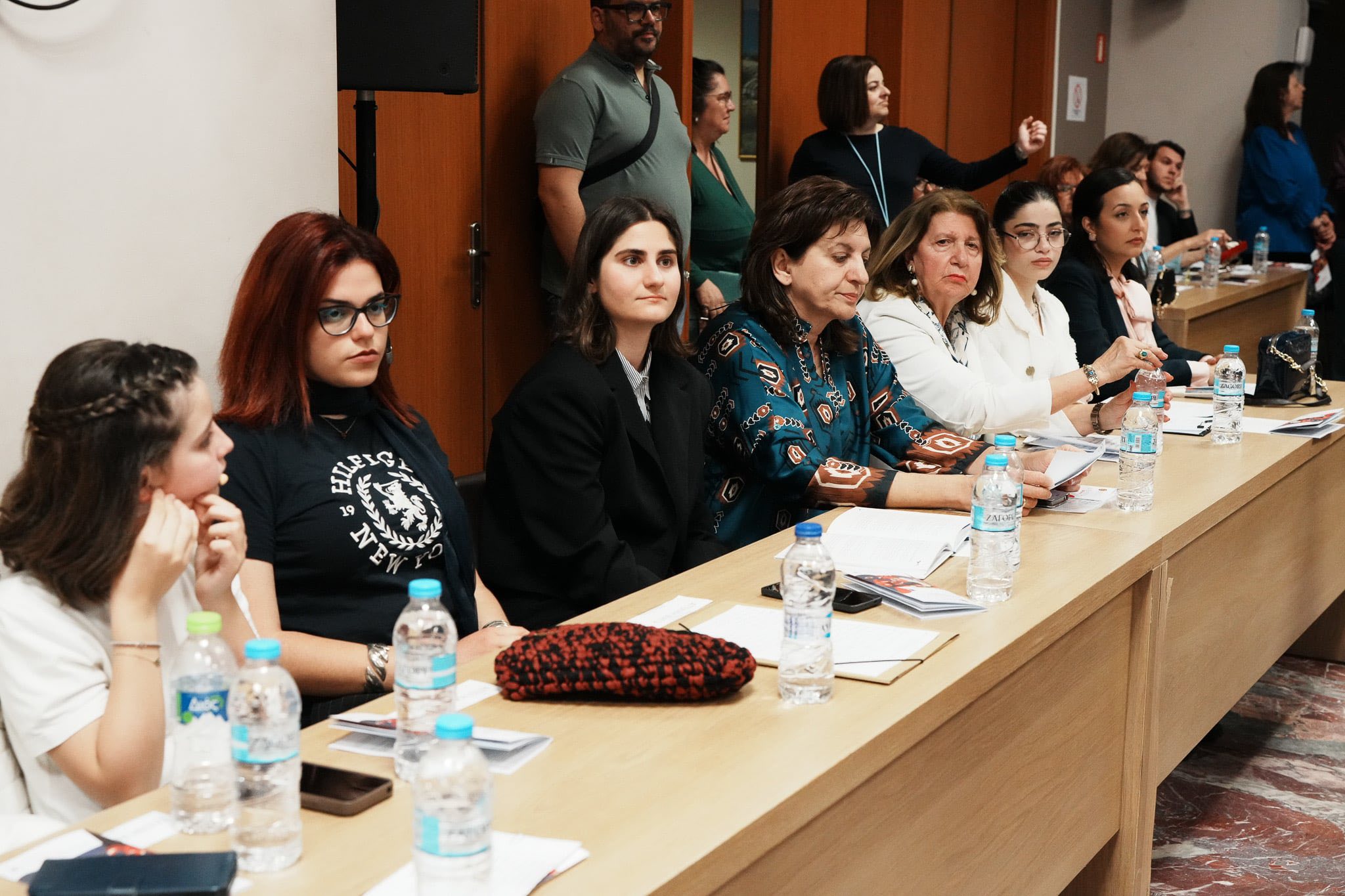 Kομοτηνή: 12 γυναίκες, ένας άνδρας και μια χορωδία παιδιών συγκλόνισαν με τις ερμηνείες τους στην εκδήλωση για την ΕΛΕΥΘΕΡΙΑ! (φωτος) Kομοτηνή: 12 γυναίκες, ένας άνδρας και μια χορωδία παιδιών συγκλόνισαν με τις ερμηνείες τους στην εκδήλωση για την ΕΛΕΥΘΕΡΙΑ! (φωτος)