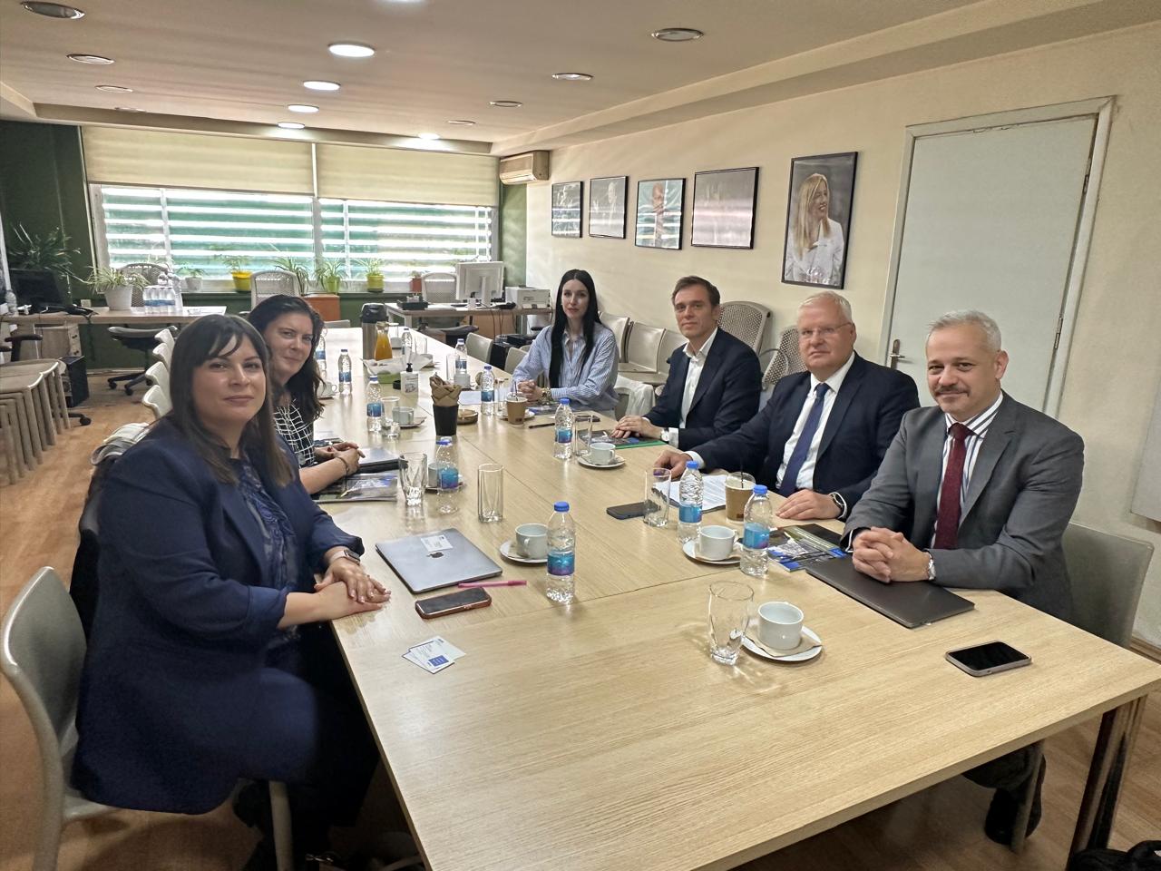 ΙΛΧΑΝ ΑΧΜΕΤ, Υπεύθυνος ΚΤΕ Ανθρωπίνων Δικαιωμάτων : Με εκπροσώπους του Παρατηρητηρίου Ανθρωπίνων Δικαιωμάτων ΙΛΧΑΝ ΑΧΜΕΤ, Υπεύθυνος ΚΤΕ Ανθρωπίνων Δικαιωμάτων : Με εκπροσώπους του Παρατηρητηρίου Ανθρωπίνων Δικαιωμάτων