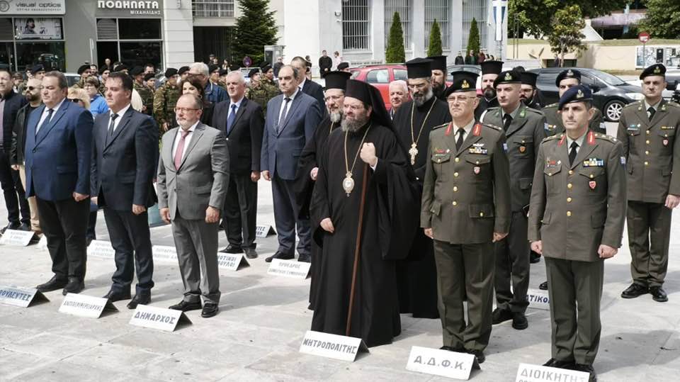 Κομοτηνή: Πραγματοποιήθηκε η κατάθεση στεφάνων στο Ηρώο της πόλης για τον εορτασμό της 14ης Μαΐου (φωτος+videos) Κομοτηνή: Πραγματοποιήθηκε η κατάθεση στεφάνων στο Ηρώο της πόλης για τον εορτασμό της 14ης Μαΐου (φωτος+videos)