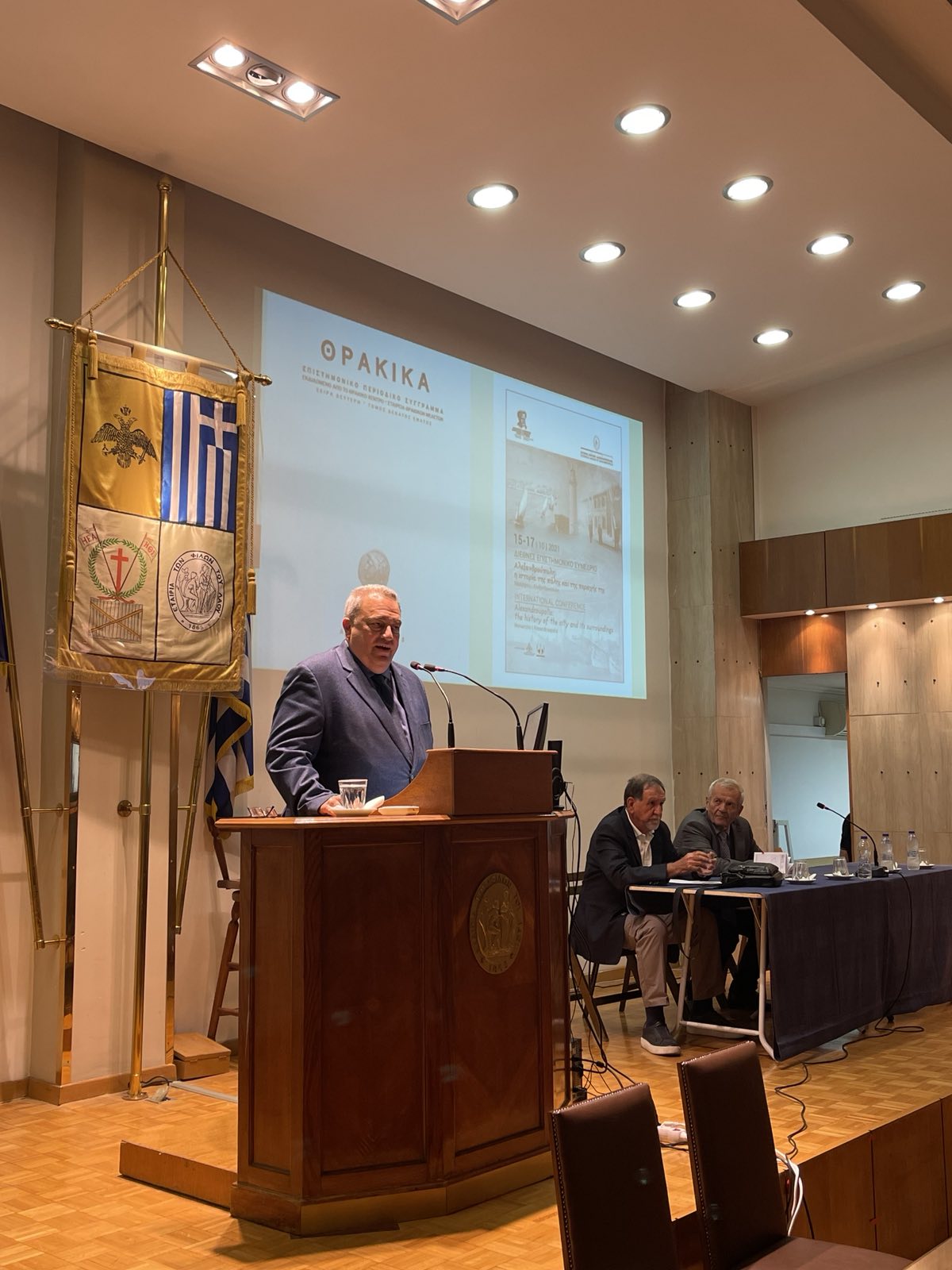 Συγκίνησε τους ΘΡΑΚΕΣ της ΑΘΗΝΑΣ η παρουσίαση των «ΘΡΑΚΙΚΩΝ» από τον ΕΥΡΙΠΙΔΗ ΣΤΥΛΙΑΝΙΔΗ Συγκίνησε τους ΘΡΑΚΕΣ της ΑΘΗΝΑΣ η παρουσίαση των «ΘΡΑΚΙΚΩΝ» από τον ΕΥΡΙΠΙΔΗ ΣΤΥΛΙΑΝΙΔΗ