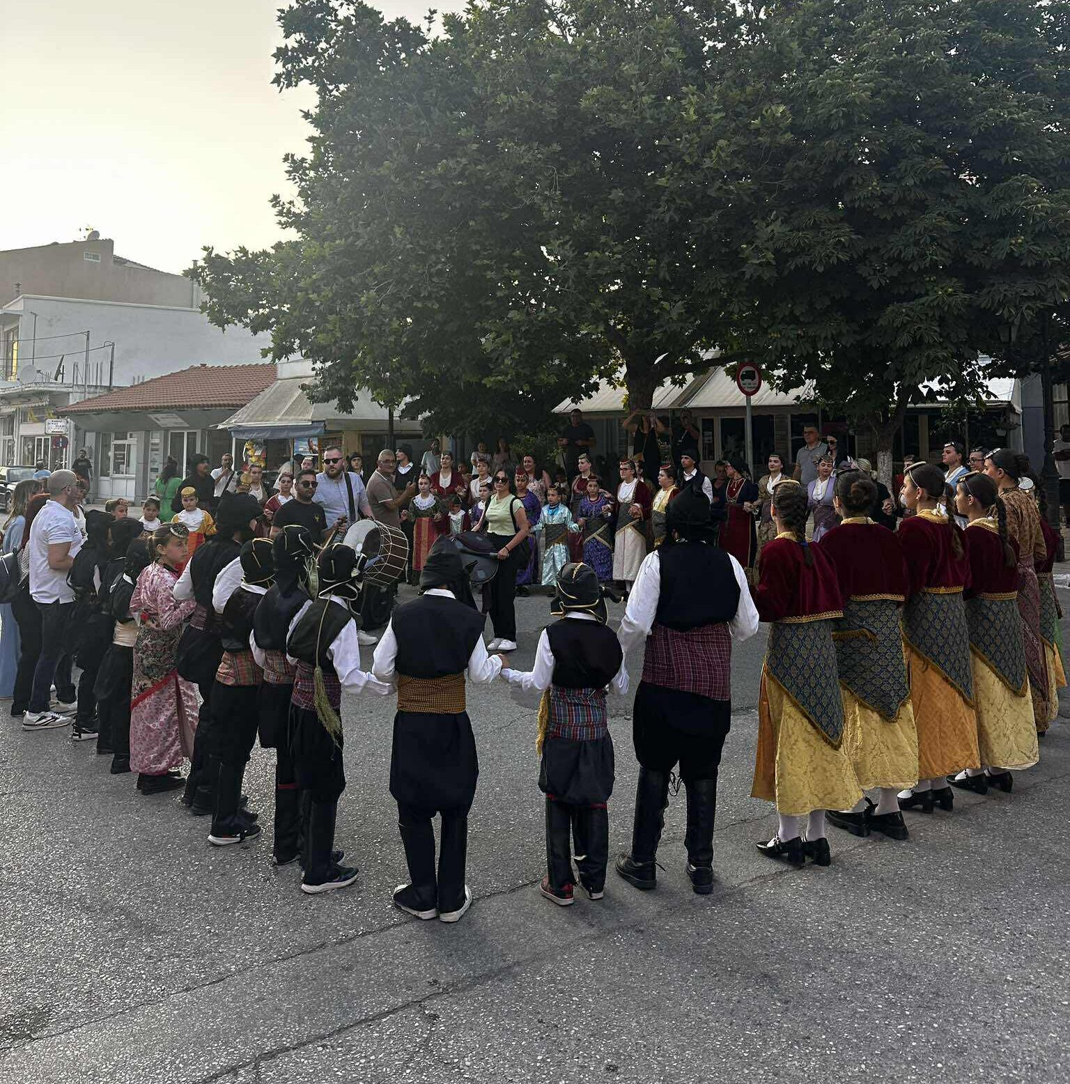 Με μεγάλη επιτυχία ολοκληρώθηκε το Παιδικό-Εφηβικό Φεστιβάλ Παραδοσιακών Χορών στις Σάπες, από το Δήμο Μαρώνειας- Σαπών Με μεγάλη επιτυχία ολοκληρώθηκε το Παιδικό-Εφηβικό Φεστιβάλ Παραδοσιακών Χορών στις Σάπες, από το Δήμο Μαρώνειας- Σαπών