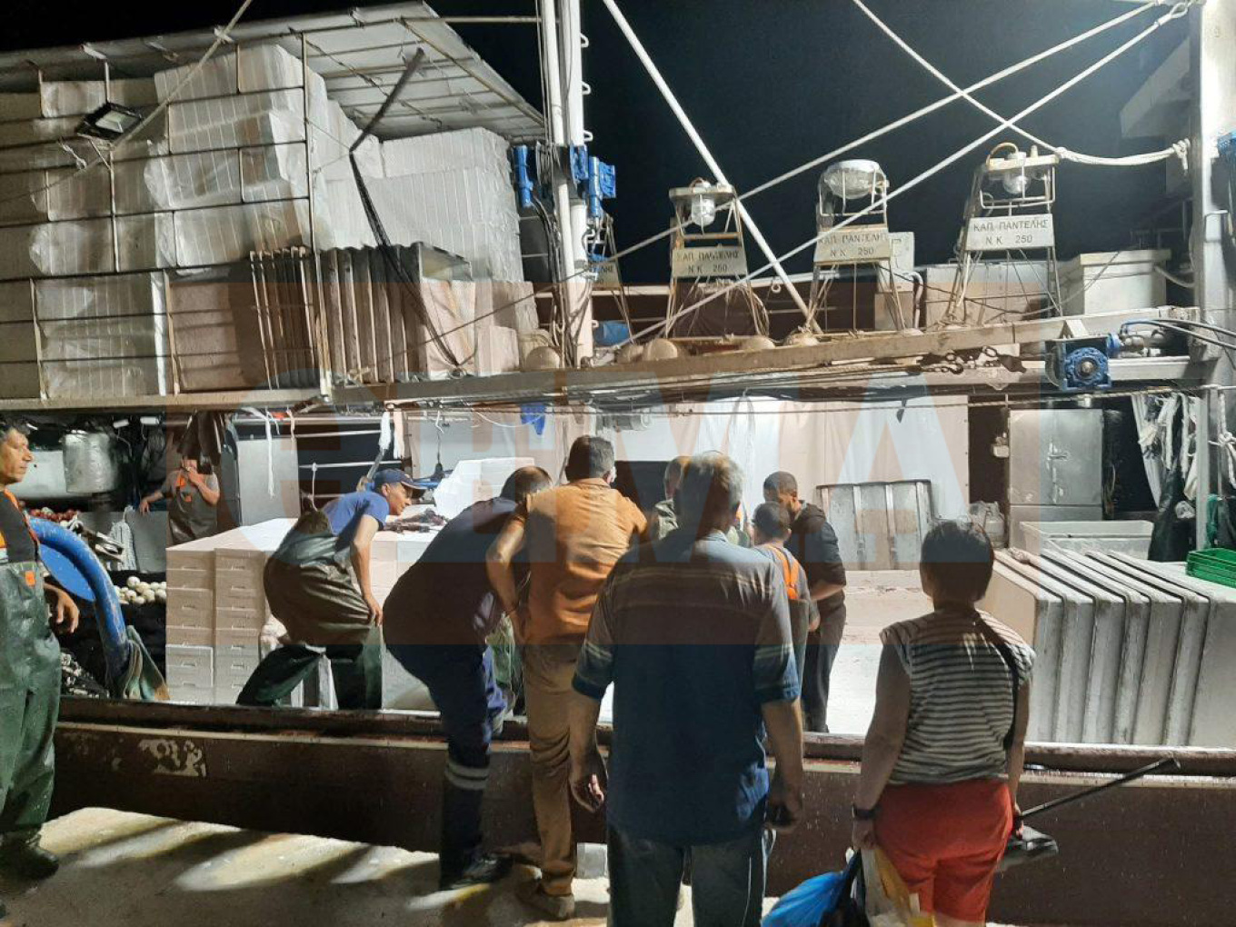 Καπετάνιος αλιευτικού αψήφησε τα μποφόρ και μετέφερε 78χρονη καρκινοπαθή από τη Σαμοθράκη στην Αλεξανδρούπολη Καπετάνιος αλιευτικού αψήφησε τα μποφόρ και μετέφερε 78χρονη καρκινοπαθή από τη Σαμοθράκη στην Αλεξανδρούπολη