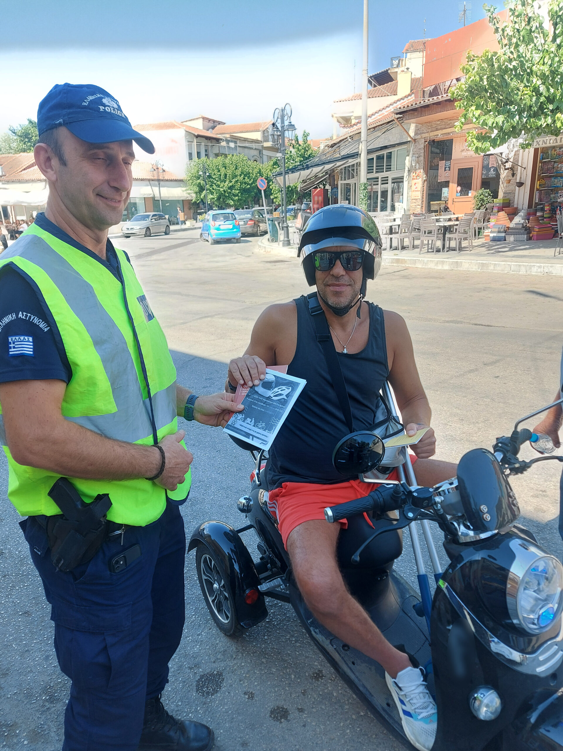 Απολογισμός Δράσεων Υπηρεσιών Γενικής Περιφερειακής Αστυνομικής Διεύθυνσης ΑΜΘ στο πλαίσιο της Εκστρατείας «Μηδενικής ανοχής στη μη χρήση κράνους» Απολογισμός Δράσεων Υπηρεσιών Γενικής Περιφερειακής Αστυνομικής Διεύθυνσης ΑΜΘ στο πλαίσιο της Εκστρατείας «Μηδενικής ανοχής στη μη χρήση κράνους»
