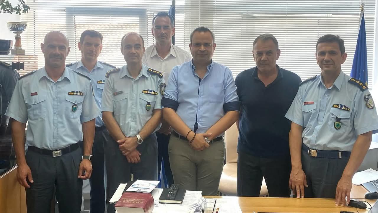 Θεσμική συνάντηση αντιπροσωπείας της Ένωσης Αξιωματικών ΕΛ.ΑΣ. Α.Μ.Θ. με τον Βουλευτή Ν.Δ. Καβάλας Ν.Παναγιωτόπουλο Θεσμική συνάντηση αντιπροσωπείας της Ένωσης Αξιωματικών ΕΛ.ΑΣ. Α.Μ.Θ. με τον Βουλευτή Ν.Δ. Καβάλας Ν.Παναγιωτόπουλο