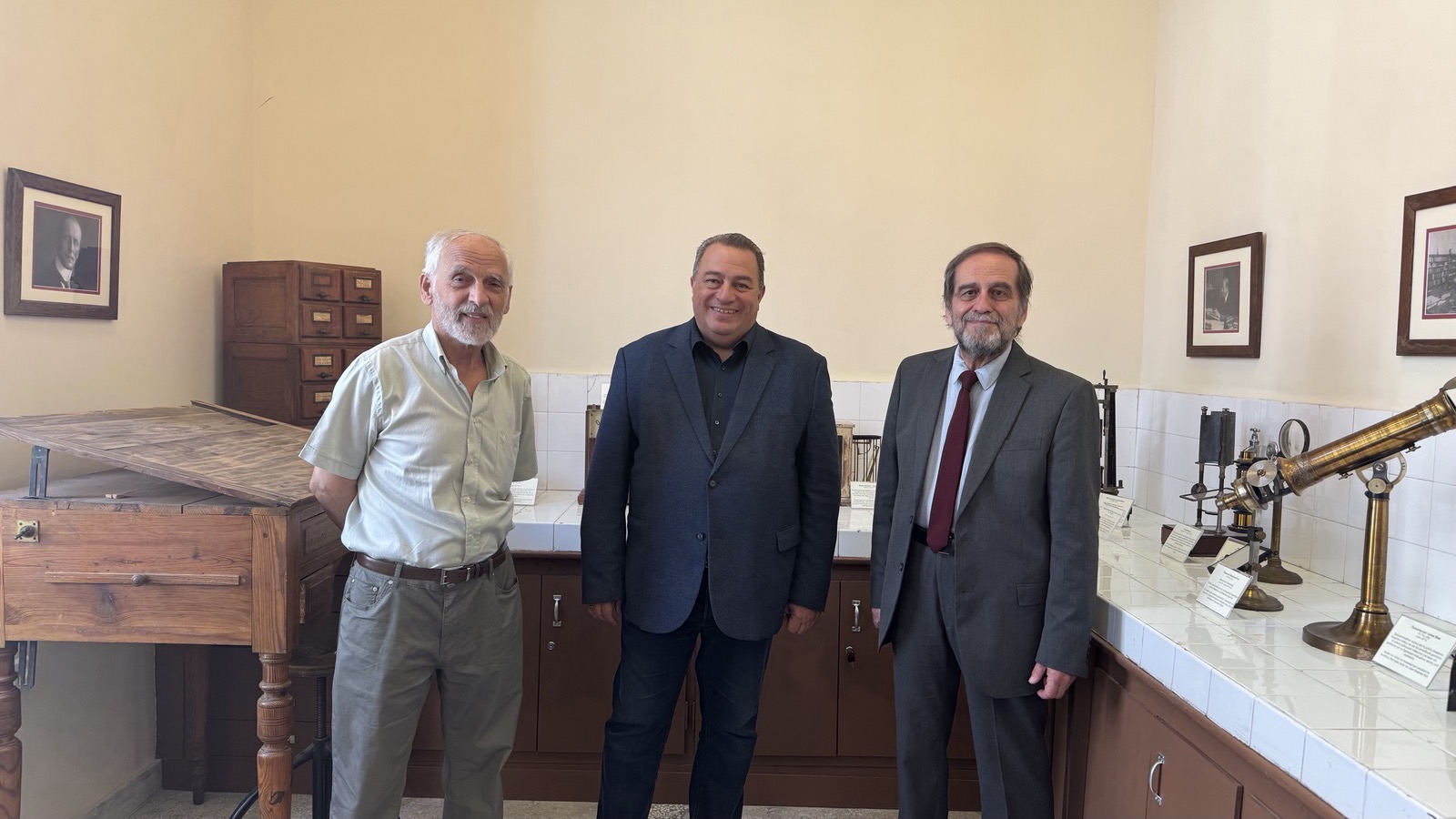 Ο Ευριπίδης Στυλιανίδης συνεχίζει το όραμα του Σάκη Λιπορδέζη για το Μουσείο Καραθεοδωρή Ο Ευριπίδης Στυλιανίδης συνεχίζει το όραμα του Σάκη Λιπορδέζη για το Μουσείο Καραθεοδωρή