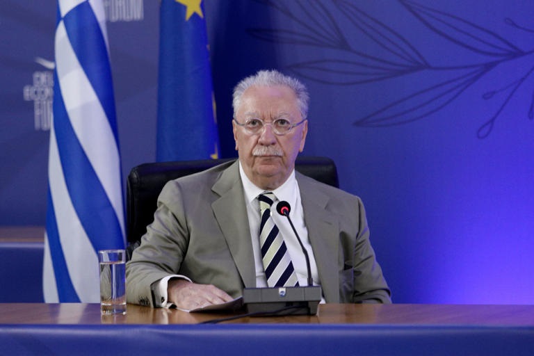 Μιχάλης Σάλλας: Η ανεκμετάλλευτη ευκαιρία των 90 δισ. ευρώ και το ελληνικό παράδοξο Μιχάλης Σάλλας: Η ανεκμετάλλευτη ευκαιρία των 90 δισ. ευρώ και το ελληνικό παράδοξο